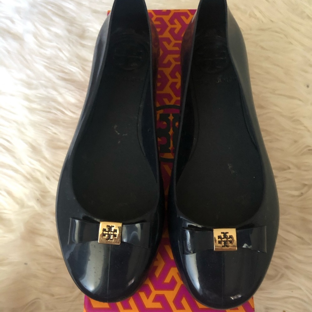 tory burch jelly flats